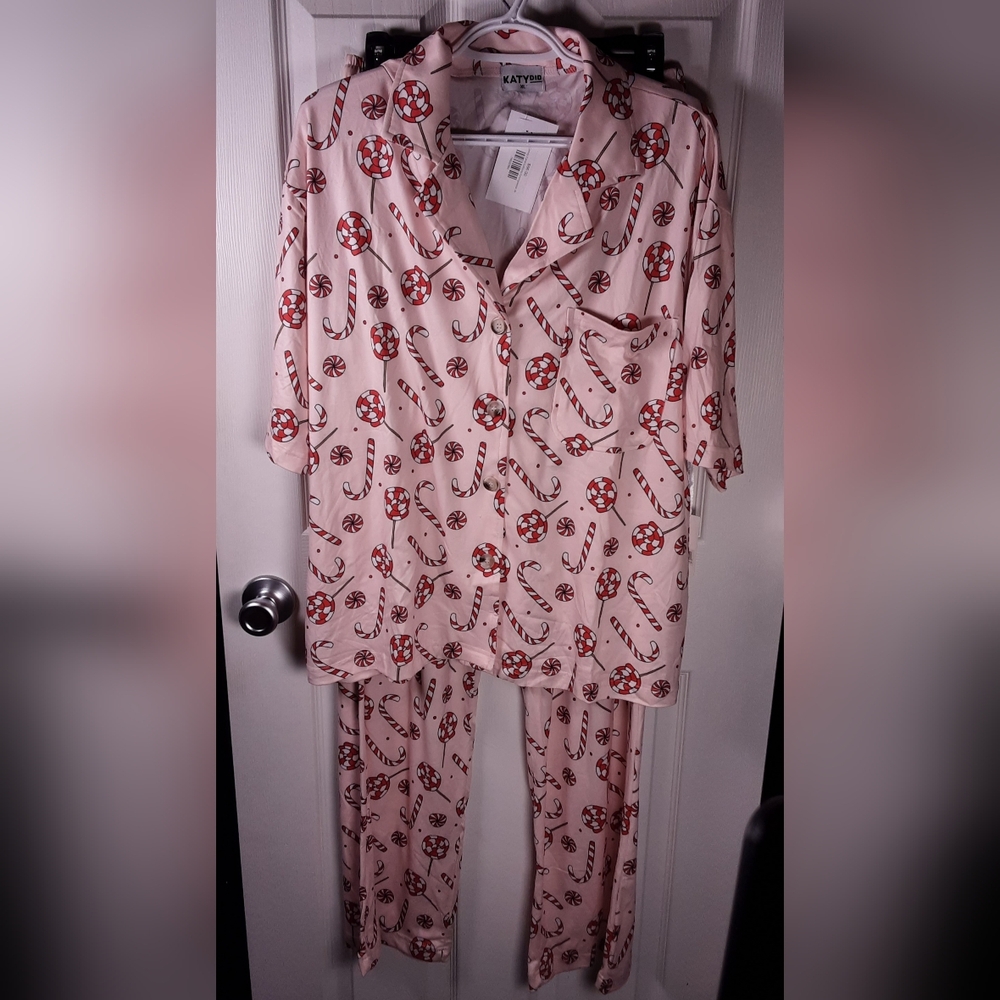 NWT Ladies Candy Cane Lollypop Loungewear Set:  Pink w/red & white